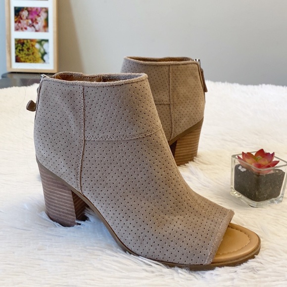 Franco Sarto | Goldie Taupe Suede Heel Peep toe ankle bootie women size 8 - Picture 3 of 7